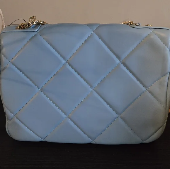 Badgley Mischka Quilted Light Blue Gold Chain Shoulder Bag NWT - Picture 3 of 9